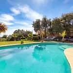 6-7p Avec Jardin Et Piscine Villa