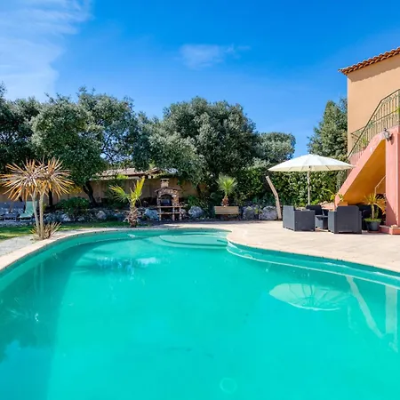 6-7p Avec Jardin Et Piscine * Сен-Жели-дю-Феск