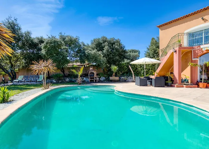 6-7p Avec Jardin Et Piscine Villa
