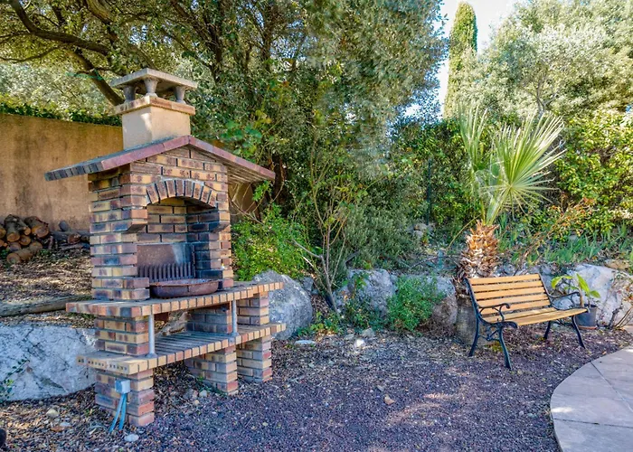 Villa 6-7p Avec Jardin Et Piscine