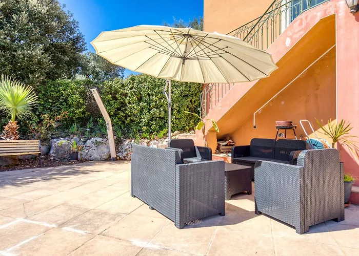 6-7p Avec Jardin Et Piscine Villa *